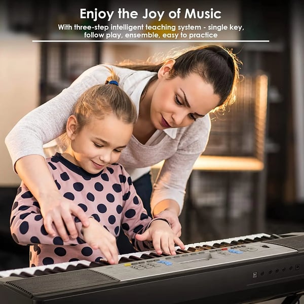 Digitalpiano, 61 tangenter, 500 ljud, inbyggd metronom, notställ, varierade effekter