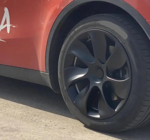 Hjulafdækning, 19 Tommer Diameter, Holdbart Plastmateriale, Cyklon-Style Design, Kompatibilitet med Tesla Model Y, Nem Snap-On Installation