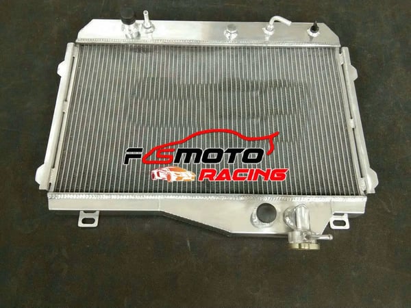 Radiator, Aluminium, Kerne Størrelse 14.8"x25.6"x1.6", Samlet Størrelse 20"x27.8"x3.7", Indløbs/Udløbs Størrelse 1.25"/1.25"