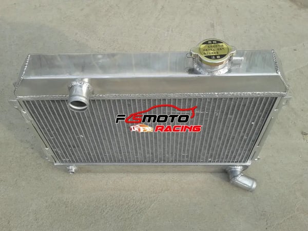 Aluminiumkøler, kerne størrelse 490mm x 265mm x 52mm, samlet størrelse 550mm x 385mm x 60mm, indgang/udgang 35mm, 3 rækker