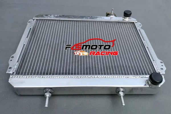 Radiator, Aluminium, Kerne Størrelse 324mm x 488mm x 40mm, Samlet Størrelse 416mm x 567mm x 60mm, Indgang/Udgang 32mm / 32mm, 2 RÆKKE