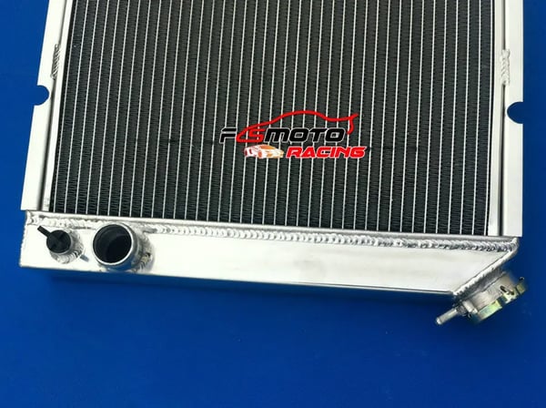 Aluminium Radiator, Kerne Dimensioner 19 3/4" x 14 1/4", Samlede Dimensioner 24" x 16 1/2", Øvre Indløbsstørrelse 1 5/16"
