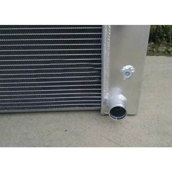 Radiator, Højkvalitets aluminium, Optimeret kerne størrelse, Øget kølekapacitet, Passer til 1973-1991 modeller, 100% svejset konstruktion