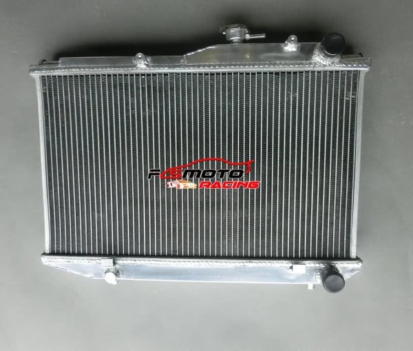 Intercooler radiator, aluminium materiale, letvægtsdesign, 585mm x 420mm x 60mm, 32mm indløb, forbedret køleeffektivitet