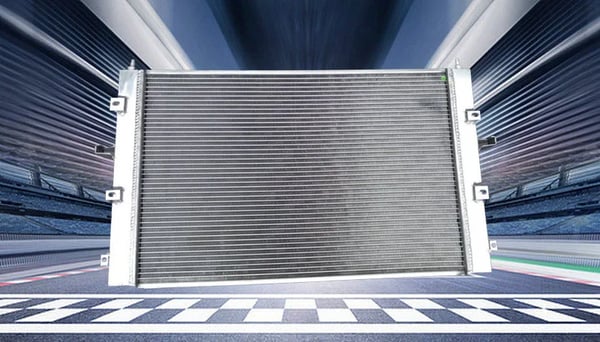 Radiator, Aluminiumkonstruktion, 650 mm × 438 mm × 40 mm, Kompatibilitet til Land Rover Discovery II V8 4.0L & 4.6L, Øverste/Nederste udgang 35 mm