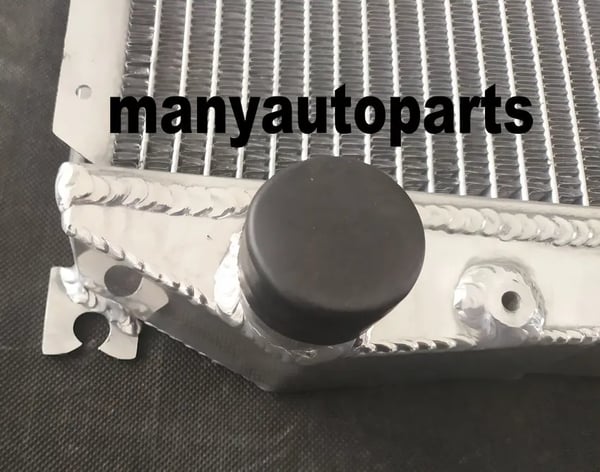 Aluminiumkøler til Nissan D21, 2-rækket kerne, højtydende køling, nem installation
