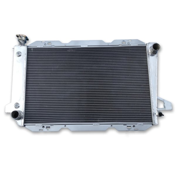 Radiator, Kerne Størrelse 27.56" x 18" x 2.04", Samlet Størrelse 37.25" x 22.5", Øvre Indløb 1.77", Nedre Udløb 1.77", Oliekøler Inkluderet