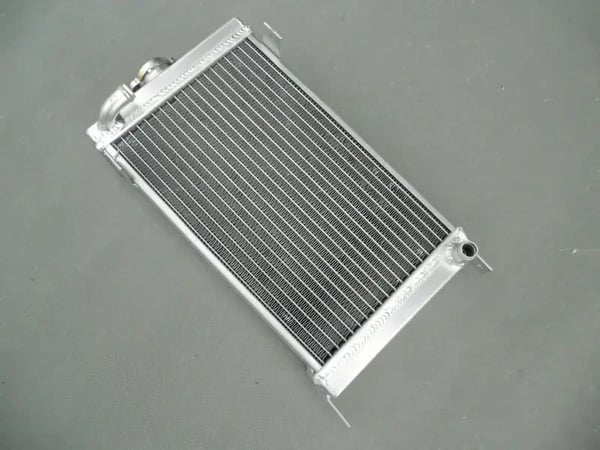 Aluminiumkøler, samlede dimensioner 410mm x 210mm x 100mm, kernestørrelse 300mm x 200mm x 62mm, kompatibilitet til shifter karts