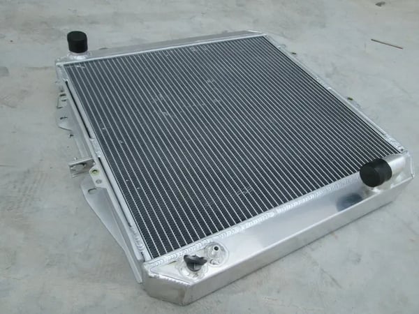 Aluminium Radiator + Blæser, Kerne Størrelse 530mm x 470mm x 62mm, Samlet Størrelse 600mm x 565mm x 76mm, Indløb/Udløb 35mm