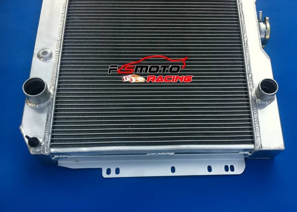 Aluminiumradiator, forbedret kølekapacitet, holdbart materiale i flykvalitet, nem installation.