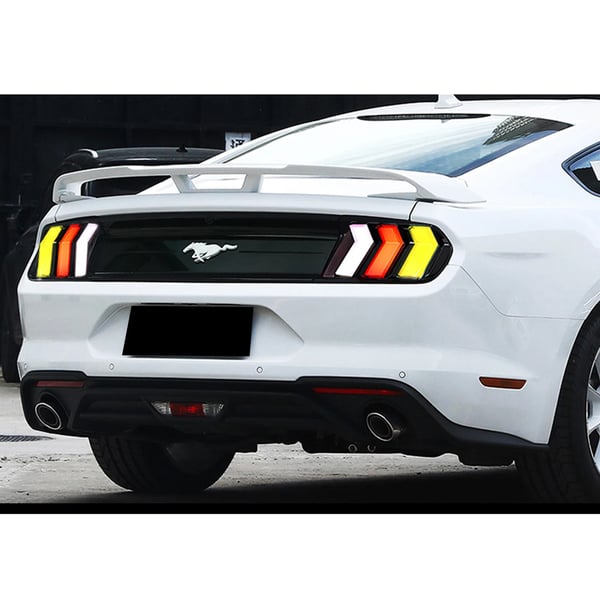 Baglygtesamling, Plastik, Klar Linse, Kompatibilitet: Ford Mustang 2015-2023, Lumen: 3400LM, Spænding: 12V