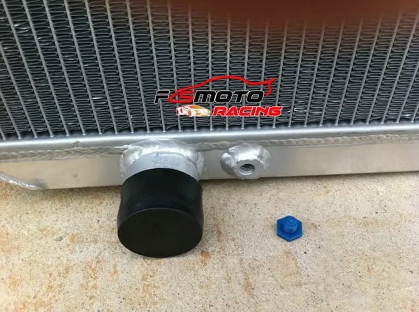 Radiator, Aluminiumkonstruktion, Kerne størrelse 545mm x 434mm x 52mm, Samlet størrelse 665mm x 460mm x 70mm, Indløbsdiameter 38mm