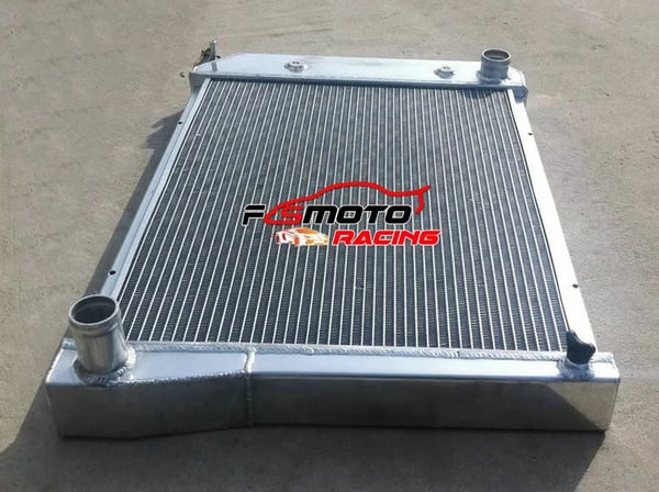 Radiator, Aluminium, Kerne Dimensioner 17" x 20 3/4" x 2 1/2", Samlede Dimensioner 19" x 27" x 2 3/4", Øverste Slange 1 1/2", Nederste Slange 1 3/4"