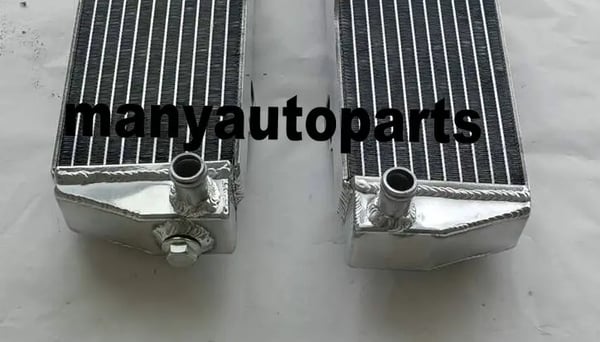 L&R Aluminium Radiator, Forbedret Køleydelse, Fuld Poleret Finish, Holdbar Konstruktion