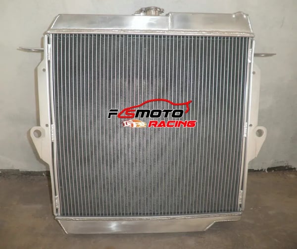 Aluminiumkøler, kerne størrelse 498mm x 523,32mm x 52mm, 3 rækker, kompatibilitet Land Cruiser 70 serie, ydeevneforøgelse 30%, manuel transmission
