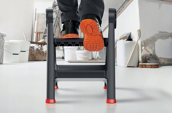 Foldestige, Højkvalitets plastik, 150 kg kapacitet, 47 cm x 43,5 cm x 63 cm, Letvægts, Ergonomisk design