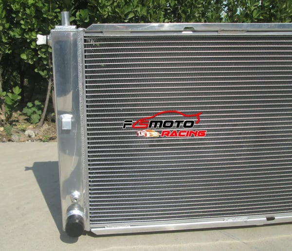 Aluminiumkøler, kerne størrelse 635 x 428 x 50 mm, samlet størrelse 755 x 476 x 64 mm, indløb størrelse 38 mm, udløb størrelse 45 mm