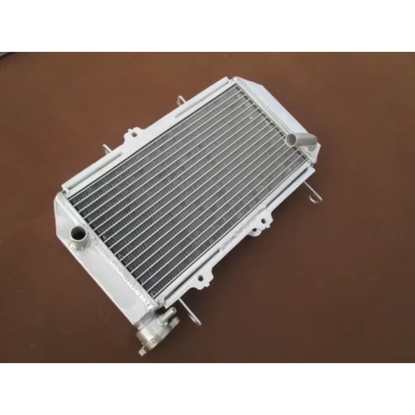 Aluminiumkøler, skræddersyet til Yamaha YFZ450R/YFZ450X, letvægtsdesign, forbedret kølekapacitet, nem installation, holdbar konstruktion