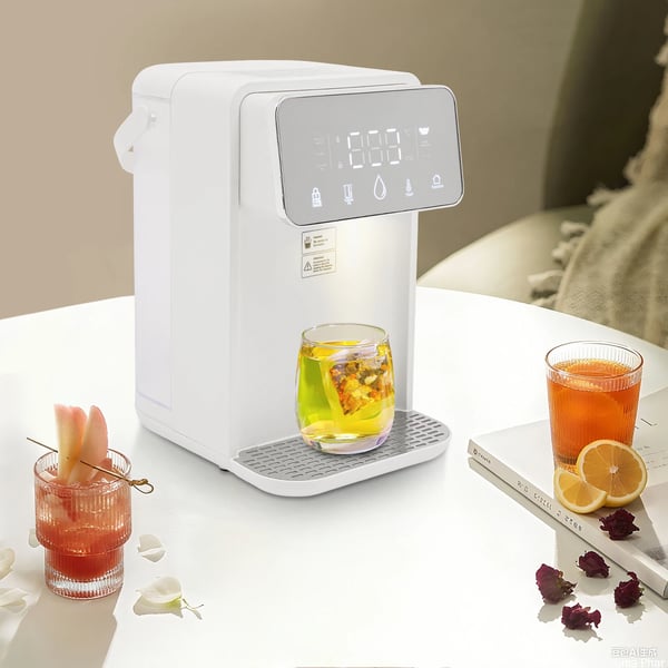 Vandvarmer, 2000W, 3,5L kapacitet, justerbar temperatur 25-99°C, digital skærm, borddesign