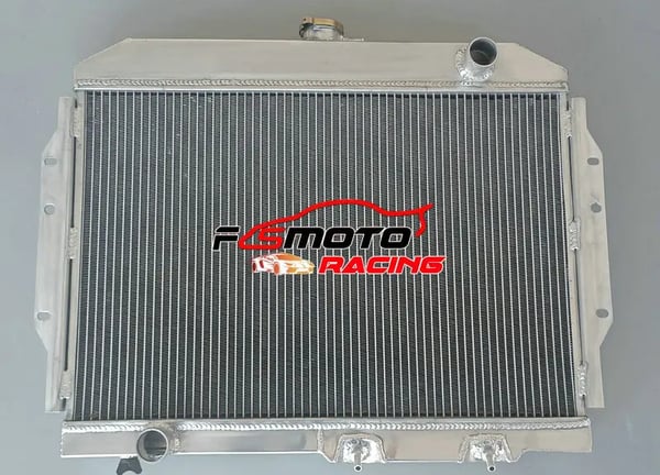 Aluminiumkøler til AMC V8-modeller, holdbar konstruktion, inkluderer transmissionskøler, perfekt pasform til flere modeller.