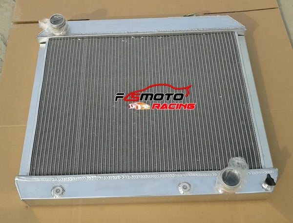 3-Række Aluminium Radiator, Forbedret Kølekapacitet, Fuld Aluminium Konstruktion, Inkluderer To Ventilatorer