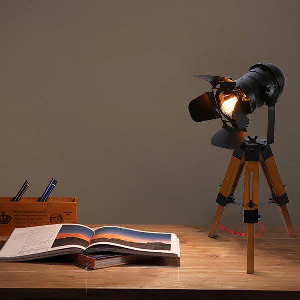 Lattiavalaisin, Vintage Tripod -muotoilu, Säädettävä korkeus,musta
