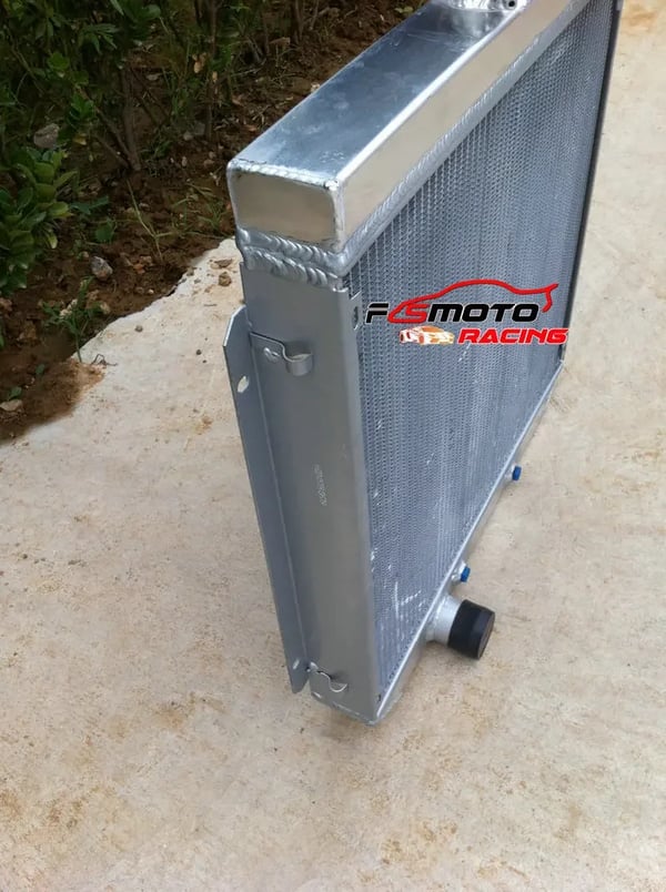 Radiator, Aluminiumkonstruktion, Kerne størrelse 545mm x 434mm x 52mm, Samlet størrelse 665mm x 460mm x 70mm, Indløbsdiameter 38mm