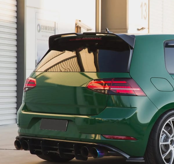 Kattospoileri, korkealaatuista ABS-muovia, räätälöity hatchback-malleille,Kiiltävä Musta