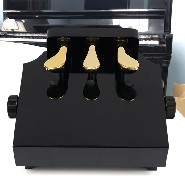 Piano Pedal Forlænger, Justerbar Højde 13,5-23cm, Tre Guldbelagte Pedaler, Egnet til Aldre 4-12, Holdbart ABS Materiale, Letvægts på 5,1kg
