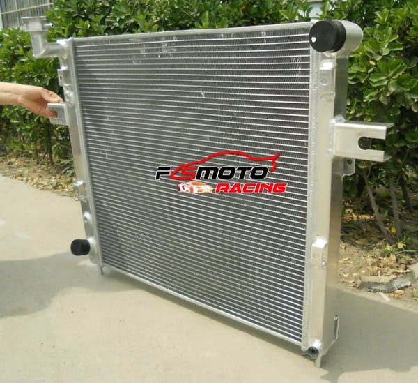 Aluminiumkøler, 3RÆKKE, Kerneudmålinger 545mm x 590mm, Samlede dimensioner 860mm x 610mm, Passer til Jeep Grand Cherokee 4.0L L6