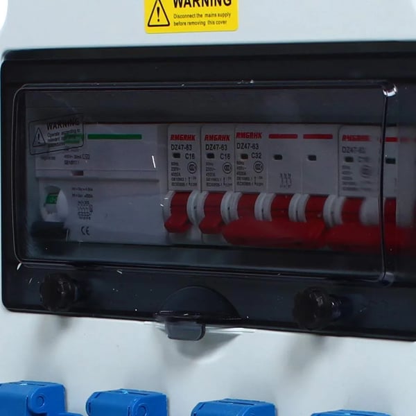 Strømfordelingsboks, 1 x 16 A, 1 x 32 A, AC 250V til AC 380V, IP44 Beskyttelsesniveau, Væghængt Design