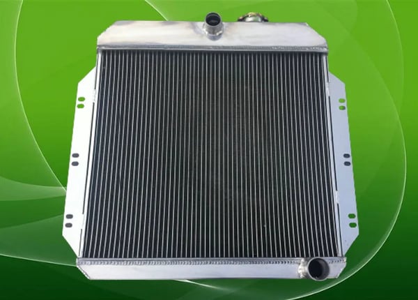 Radiator, Aluminium, Kerne Størrelse 540mm x 475mm, Samlet Størrelse 665mm x 610mm, Indløbsdiameter 38mm, Udløbsdiameter 45mm