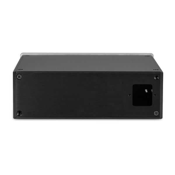 Vahvistimen kotelo, alumiiniseos, ulkomitat 215mm x 228mm x 70mm, sisämitat 203.5mm x 217mm x 62mm, etupaksuus 8mm, nettopaino 1.56kg