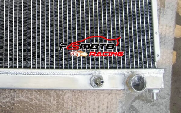 Aluminiumkøler, kerne størrelse 638mm x 408mm x 26mm, indløb/udløb 35mm/35mm, kompatibel med Nissan Pintara Skyline R31