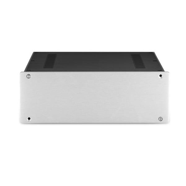 Förstärkarchassi, Aluminiumlegering, Yttre mått 260x311x90 mm, Inre mått 240x297x84 mm, Nettovikt 2,5 kg, Tillbehörsset ingår