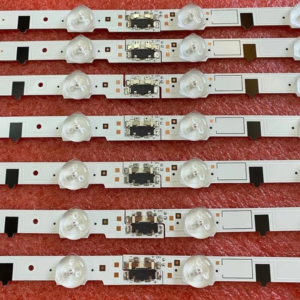 LED Baggrundsbelysningsbar, Kobbermateriale, 830 mm længde, 13 LED'er, Kompatibel med flere TV-modeller, CE- og ROHS-certificeret