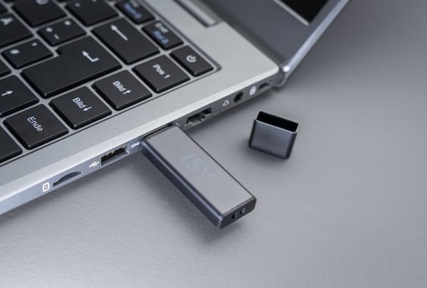ISY 32GB USB-muistitikku IMU-2300-ALU