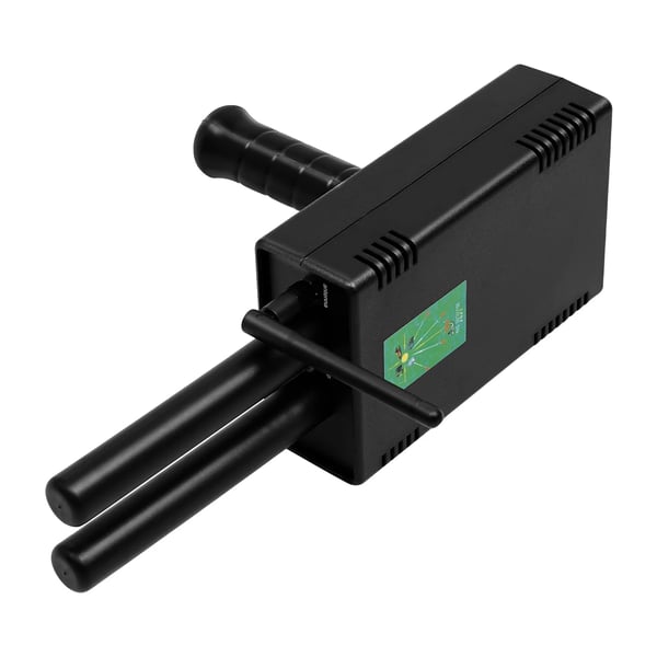 Metallinpaljastin - Kaksoisanturi pitkän kantaman - Kantama 1000 m - Max syvyys 20 m - 5,6–6 kHz / 360–440 Hz - Akkukäyttöinen - Lataus 5–8 h