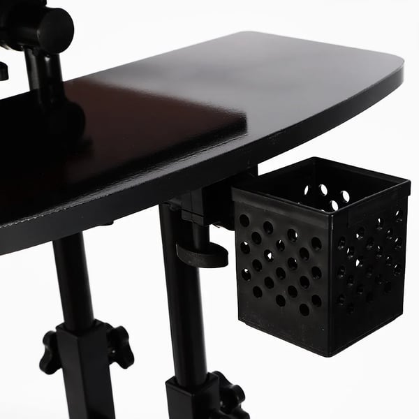 Tatuointiasema - Tatuointivaunu rullatarjottimella - Korkeus 57,5–90 cm - Tasokoko 64×40 cm - Kantavuus 12,5 kg keskellä/2,5 kg reunassa - Musta
