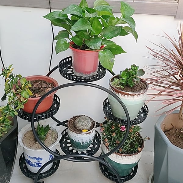 Planteholder i metal, hjørnestativ til 6 potter, til have/altan/stue, sort