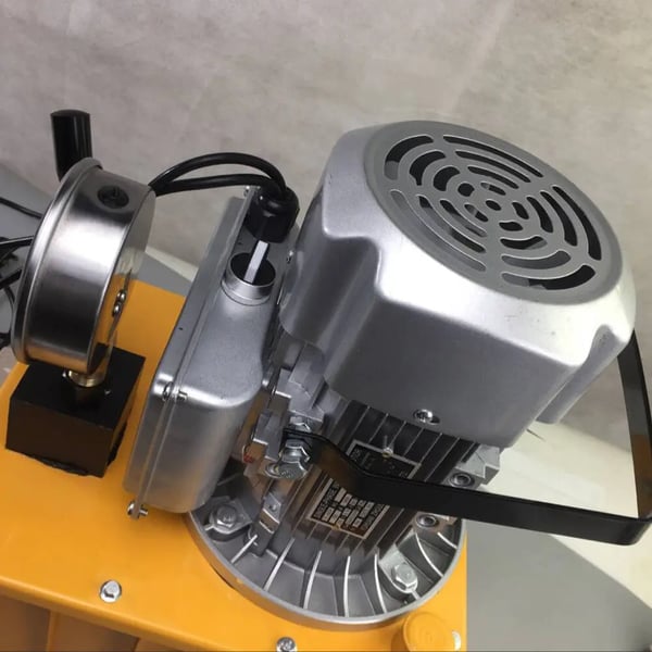Sähkökäyttöinen Hydrauliikkapumppu - Yksitoiminen - 700 Bar - 7 L Säiliö - Manuaaliventtiili - 750 W - Oranssi