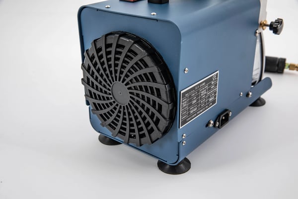 Sähköinen ilmakompressori, korkeapainepumppu 300 bar (30 MPa/4500 PSI), 1800 W, EU-pistoke