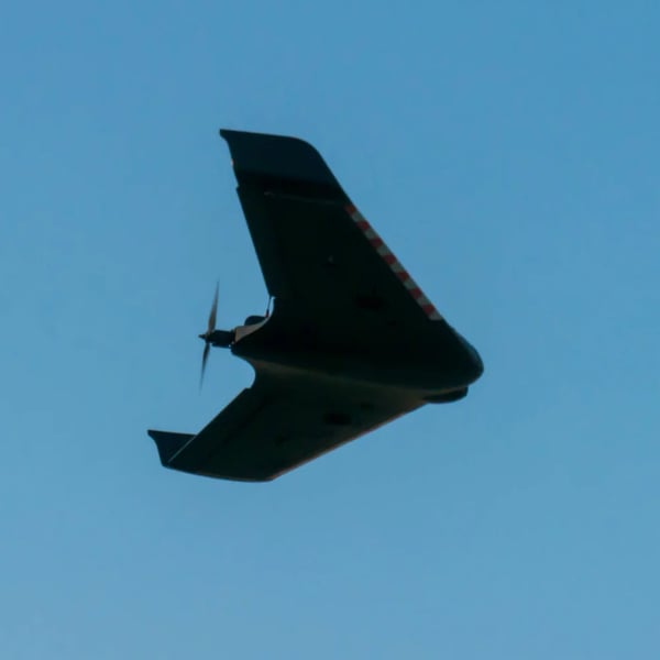 AR Wing Pro - FPV flyvevinge RC-fly - 100 cm Vingefang - PNP - EPP-skum - 2-kanal - Begyndervenlig - Sort