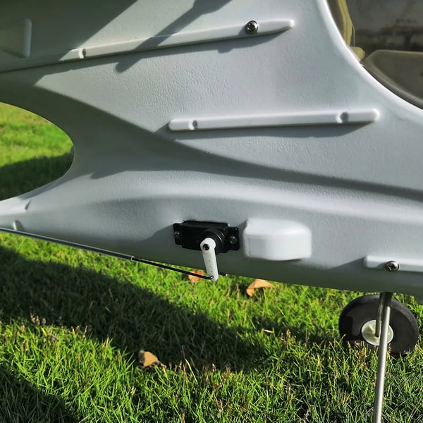 Sky Surfer X10 - RC Segelplan PNP - 140 cm Spännvidd - EPO - 2 Kanaler - För Nybörjare - Utan Radio/Batteri - Vit