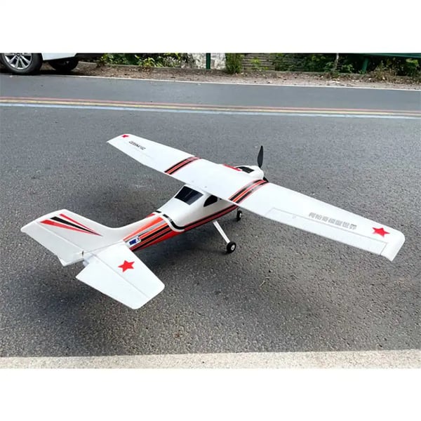 RC-lentokone - 182 Plus harjoituskone KIT - 120 cm siipiväli - EPO-vaahto - 2-kanavainen - Ilman lähetintä ja akkua - Valkoinen