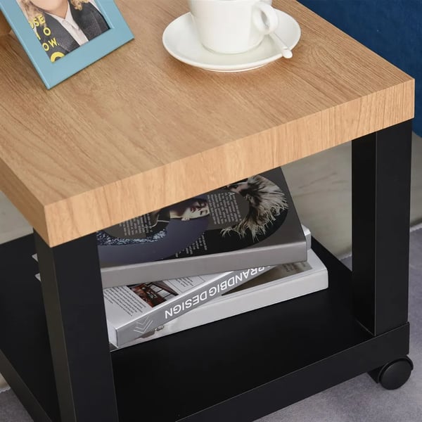 Soffbord / Sidobord - Vardagsrumsbord - Med öppen hylla - På hjul - 40 x 40 x 40 cm - Svart och trä