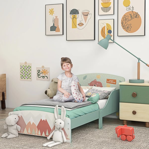 Barnsäng - Träsäng - Mått 143x77x60 cm - För 3–6 år - Max 40 kg - Enkel montering