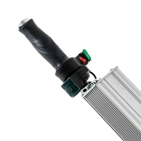 Elektrisk påhængsmotor - Bådmotor - 48V 1000W 5 hk - 4800 o/min - 12 km/t - Manuel tilt - Højdejusterbar 20–50 cm - Til 2–4 m både - Sort