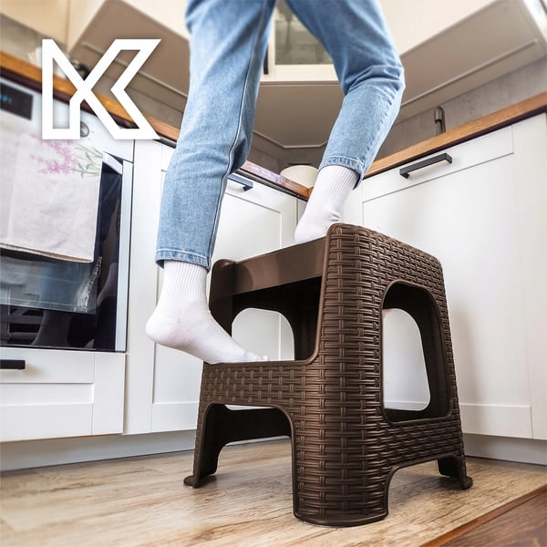 Køkkenskammel - Trappestige - Skridsikker - Robust Konstruktion - Maks. Belastning 160 kg - Til Hjem og Køkken