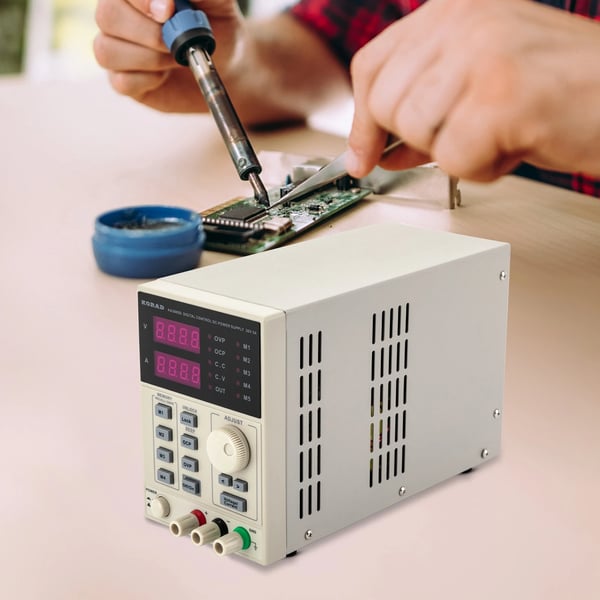 Programmerbar DC laboratoristrømforsyning - KA3005D - 0–30 V 0–5 A - Justerbar Spænding/Strøm - EU-stik - CE-certificeret